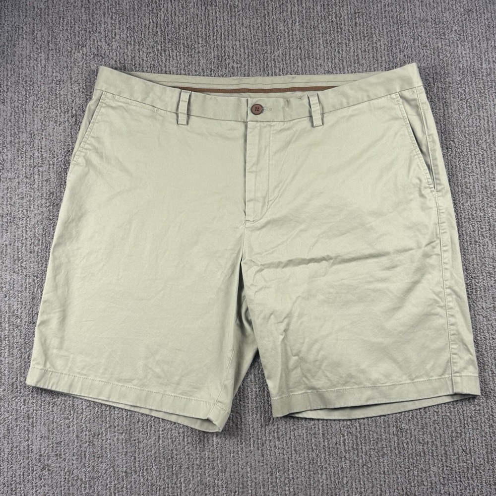 Tommy Bahama Mens 42 Chino Shorts Flat Front 9" Inseam Cotton Stretch Khaki
